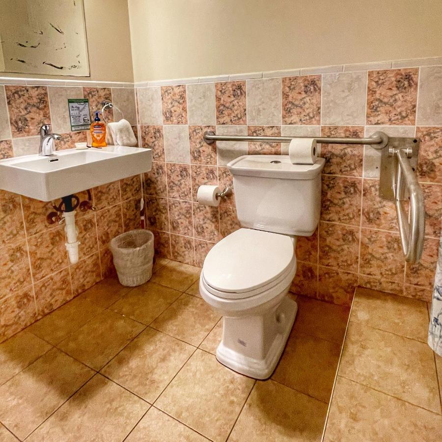 Chambre Lit King-Size - Accessible aux Personnes à Mobilité Réduite