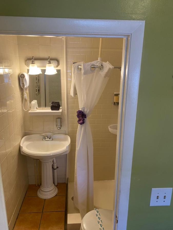 Queen Room,1246505611:JPEG