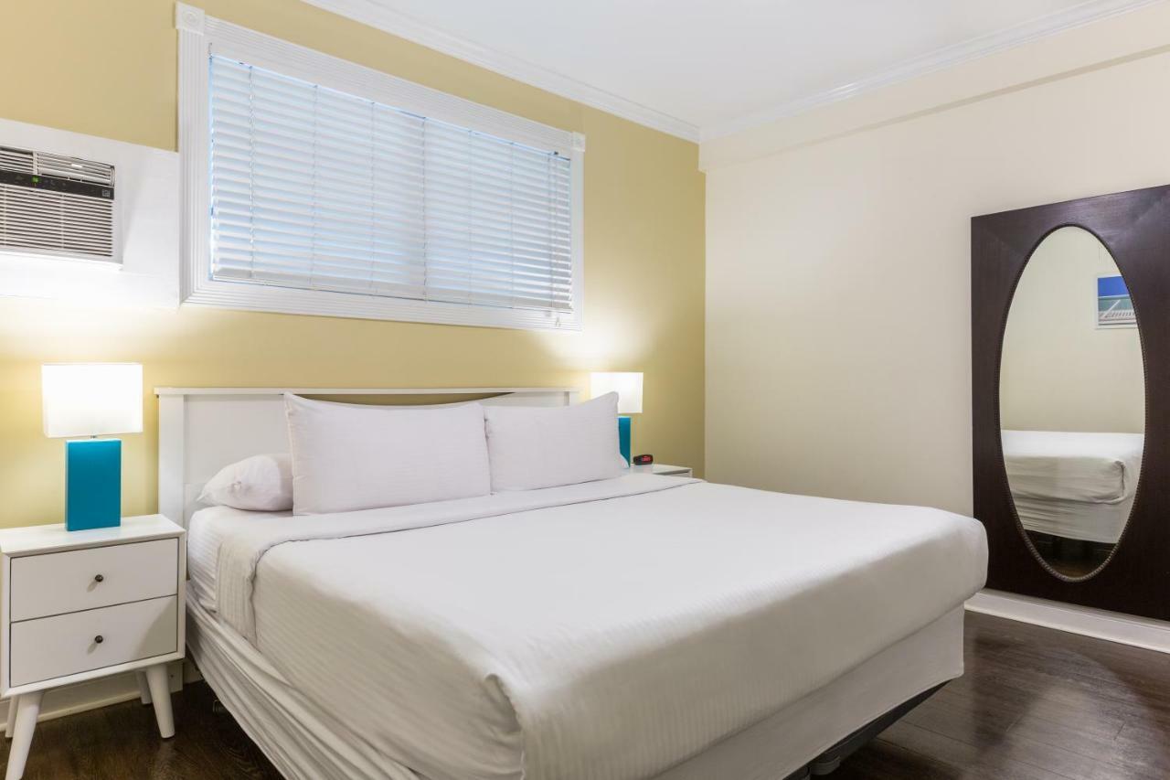 Suite Lit King-Size - Accessible aux Personnes à Mobilité Réduite