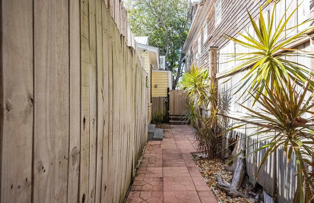Sea Breeze -Great Location!-1