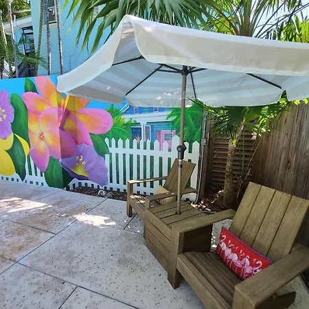 Duval Street Suite With Pool-2
